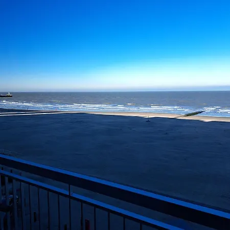 Jupiter 3e Sea View شقة